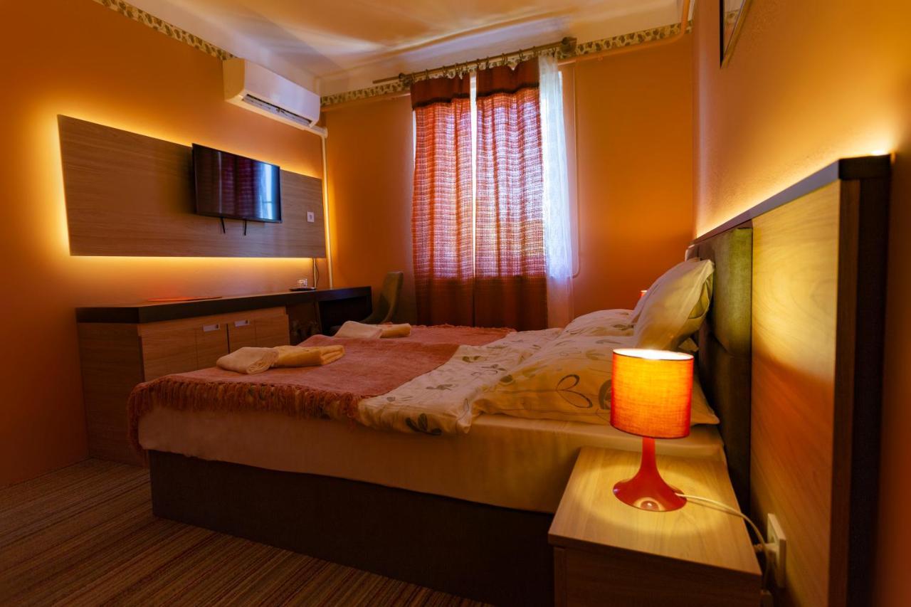 Alabastrom Panzio Es Etterem Bed and Breakfast Bogács Buitenkant foto