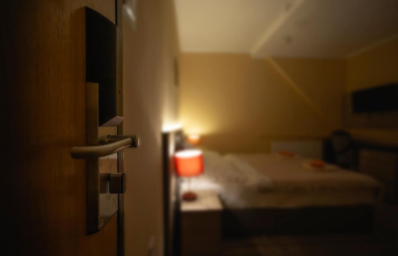 Alabastrom Panzio Es Etterem Bed and Breakfast Bogács Buitenkant foto