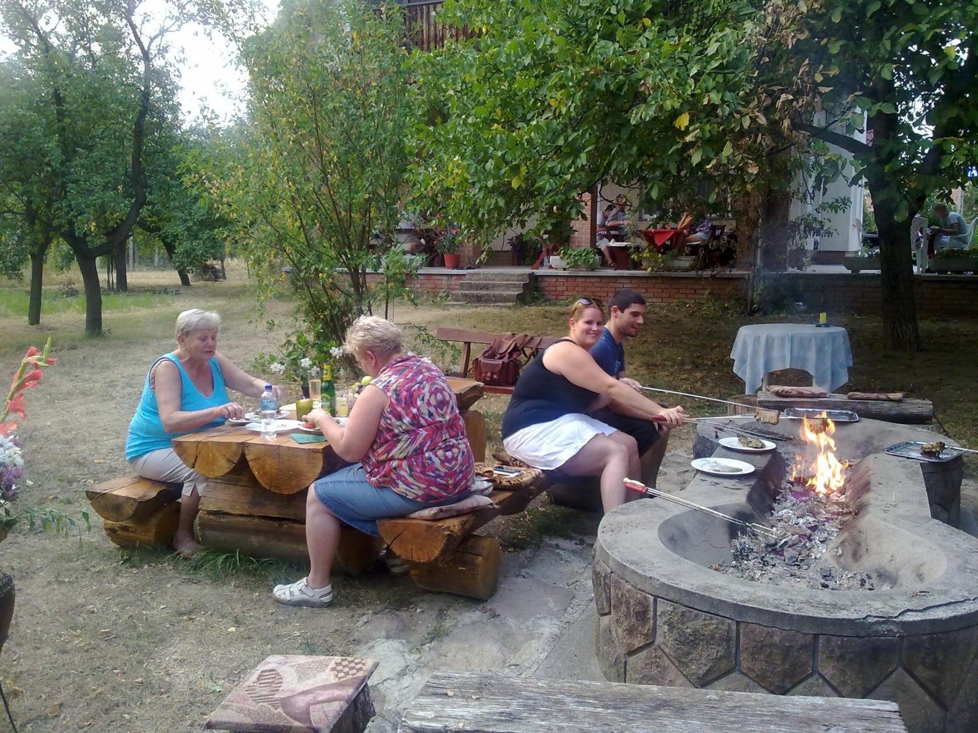 Alabastrom Panzio Es Etterem Bed and Breakfast Bogács Buitenkant foto