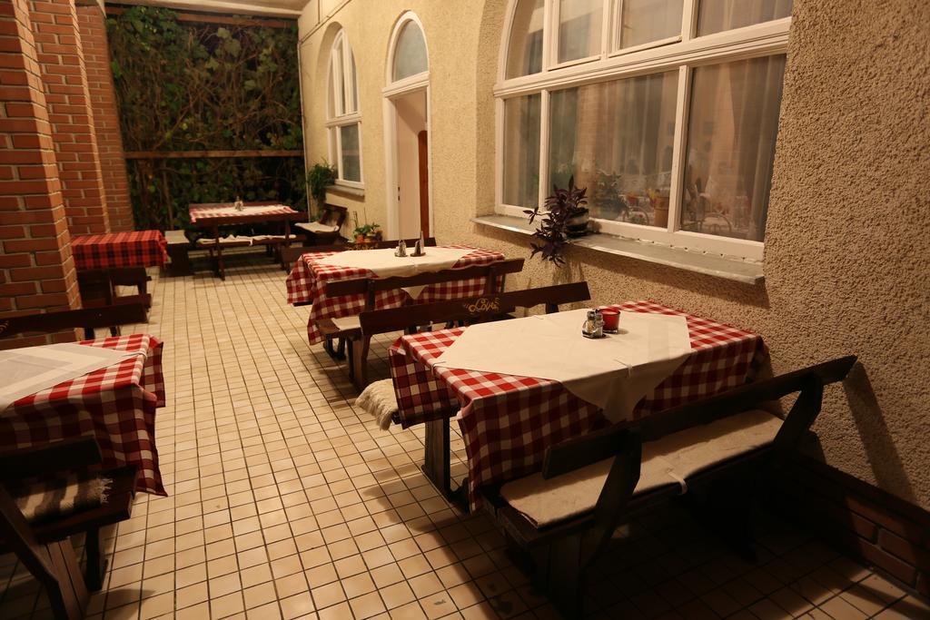 Alabastrom Panzio Es Etterem Bed and Breakfast Bogács Buitenkant foto