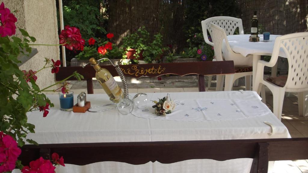 Alabastrom Panzio Es Etterem Bed and Breakfast Bogács Buitenkant foto
