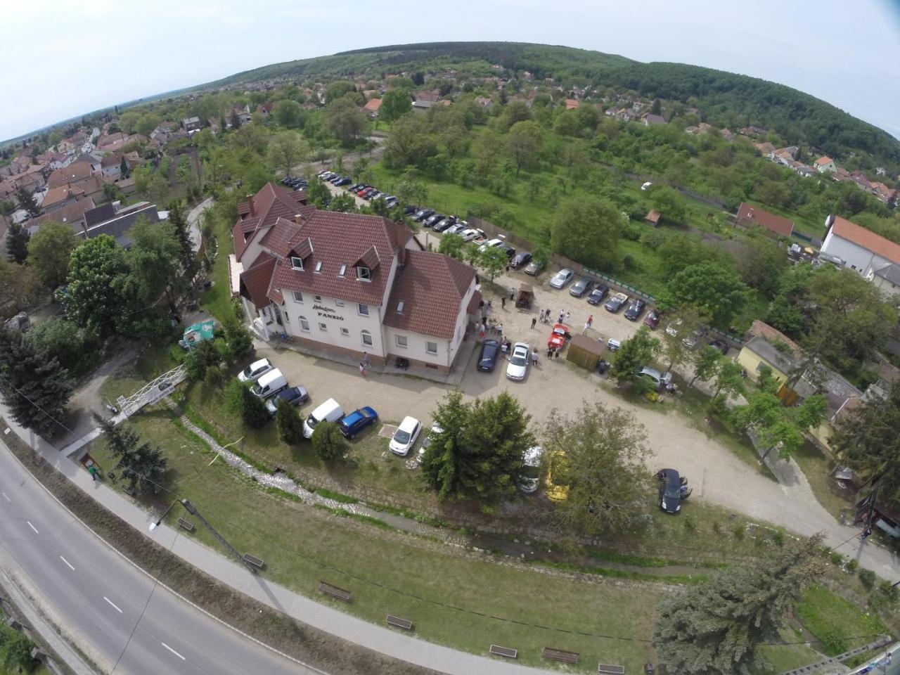 Alabastrom Panzio Es Etterem Bed and Breakfast Bogács Buitenkant foto